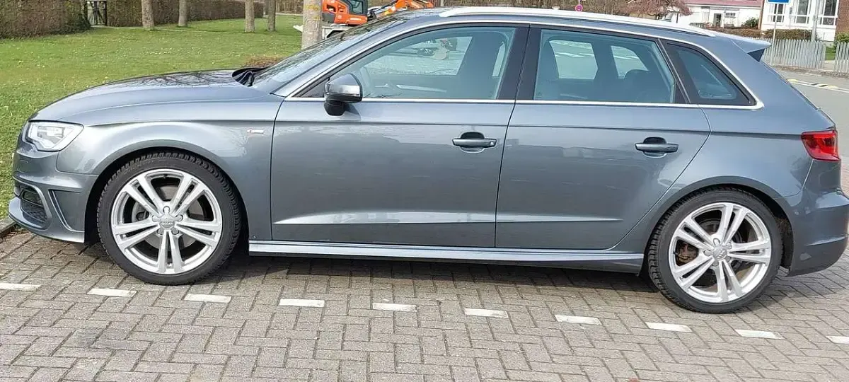 Gebraucht Audi A3 S-Line 179 PS (131 kW) 2015 Grau Kombi