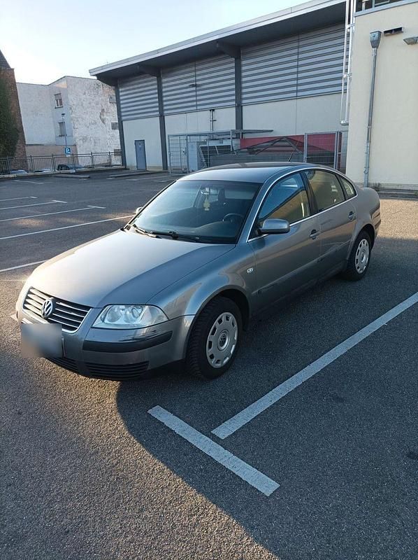 Gebraucht VW Passat Comfortline 131 PS (96 kW) 2002 Grau Limousine