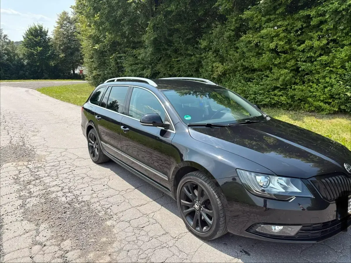 Gebraucht Skoda Superb 170 PS (125 kW) 2013 Schwarz Kombi