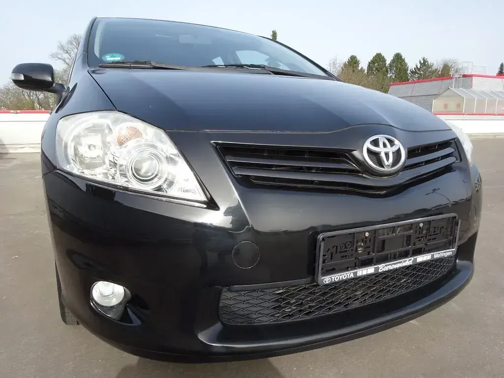 Gebraucht Toyota Auris Edition 99 PS (72 kW) 2012 Schwarz Limousine