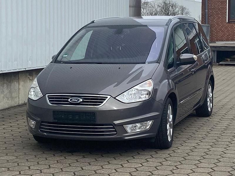 Braun Gebraucht 2013 Ford Galaxy Titanium Van / Kleinbus | 9.499 € (Fairer Preis) - Bild 1/4