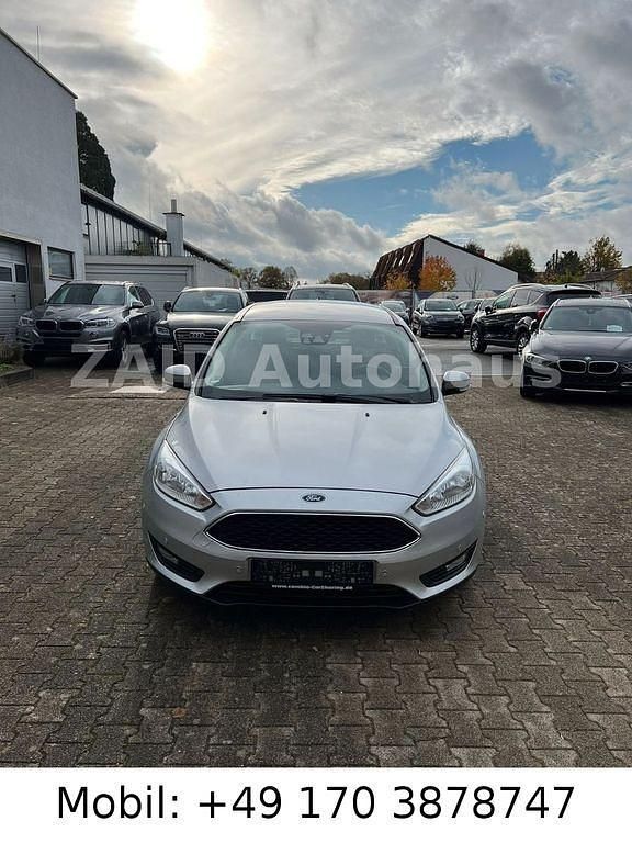 Gebraucht Ford Focus Trend 125 PS (91 kW) 2017 Silber Limousine