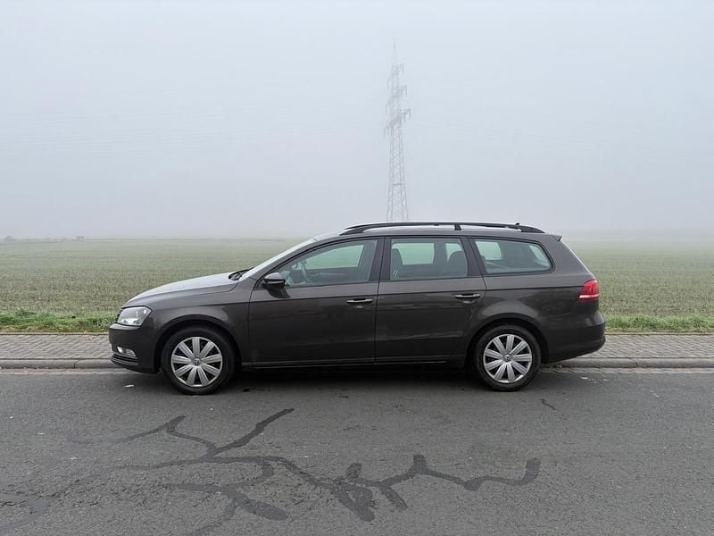 Gebraucht VW Passat 140 PS (102 kW) 2012 Braun Kombi