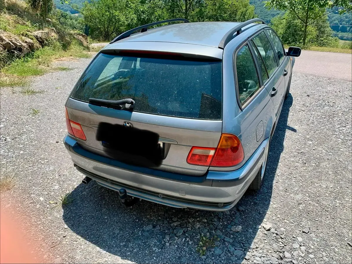 Gebraucht BMW 318 143 PS (105 kW) 2004 Silber Kombi