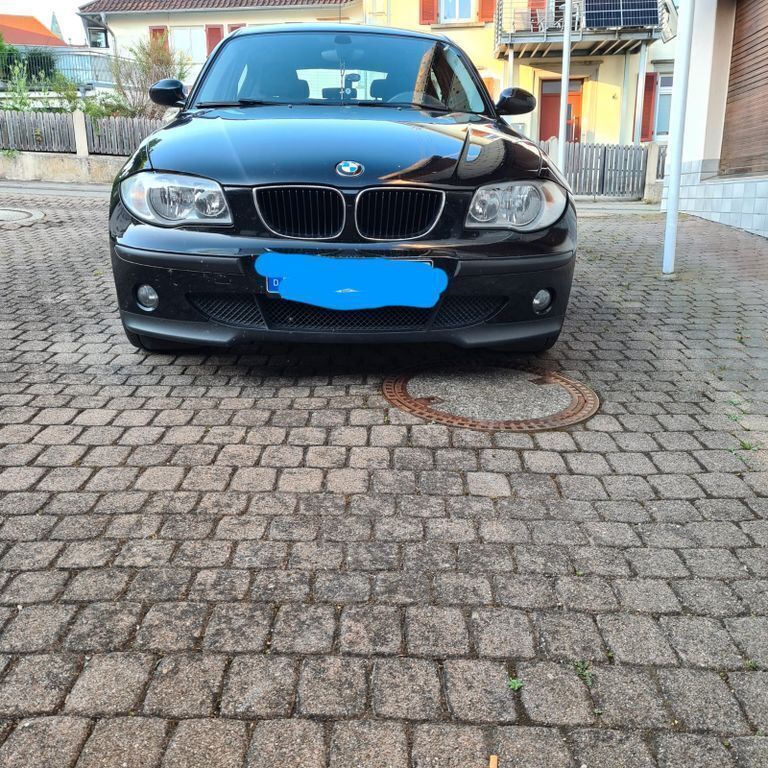 Schwarz Gebraucht 2004 BMW 116 Kleinwagen | 2.500 € (Guter Preis) - Bild 1/4