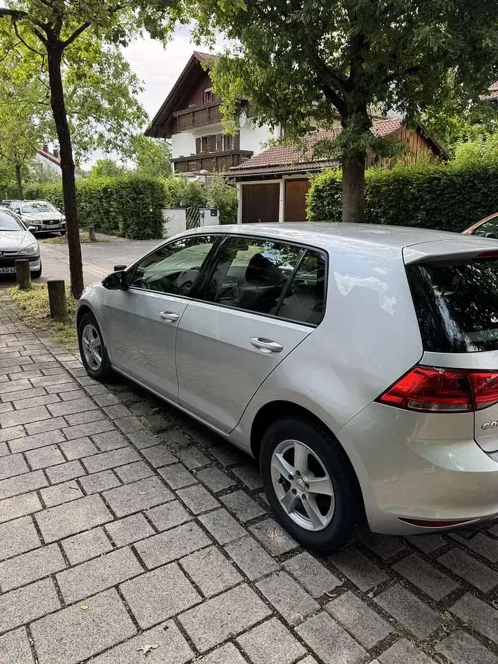Gebraucht VW Golf VII 105 PS (77 kW) 2014 Limousine