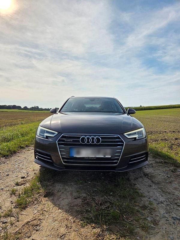 Braun Gebraucht 2016 Audi A4 Sport Kombi | 16.499 € (Fairer Preis) - Bild 1/4