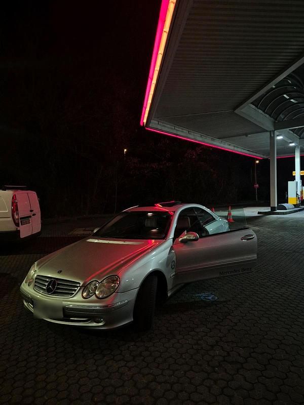 Gebraucht Mercedes CLK200 180 PS (132 kW) 2004 Silber Coupé