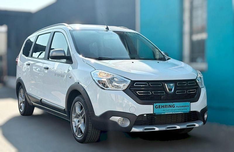 Gebraucht Dacia Lodgy Stepway 131 PS (96 kW) 2019 Weiß Van / Kleinbus