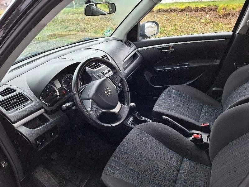 Gebraucht Suzuki Swift Comfort 94 PS (69 kW) 2015 Schwarz Kleinwagen