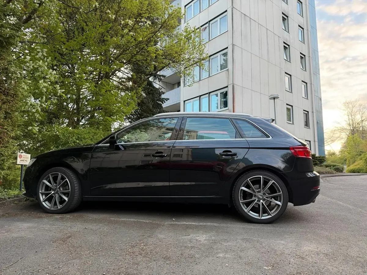Gebraucht Audi A3 Sportback 150 PS (110 kW) 2016 Schwarz Kleinwagen
