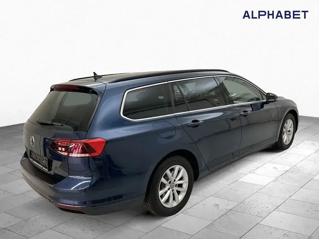Gebraucht VW Passat Business 150 PS (110 kW) 2022 Blau Kombi