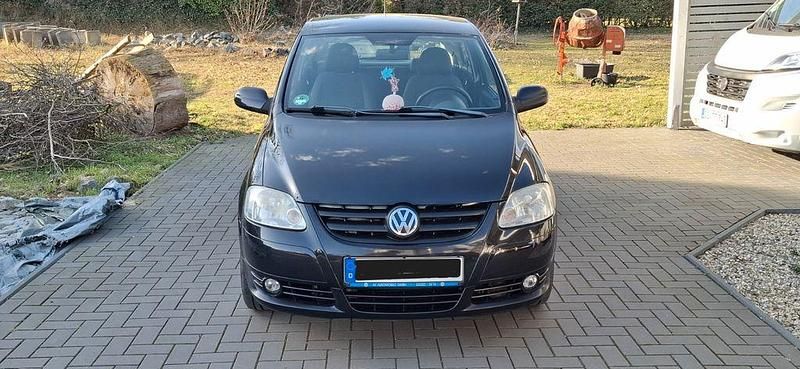Gebraucht VW Fox Style 54 PS (39 kW) 2011 Schwarz Kleinwagen