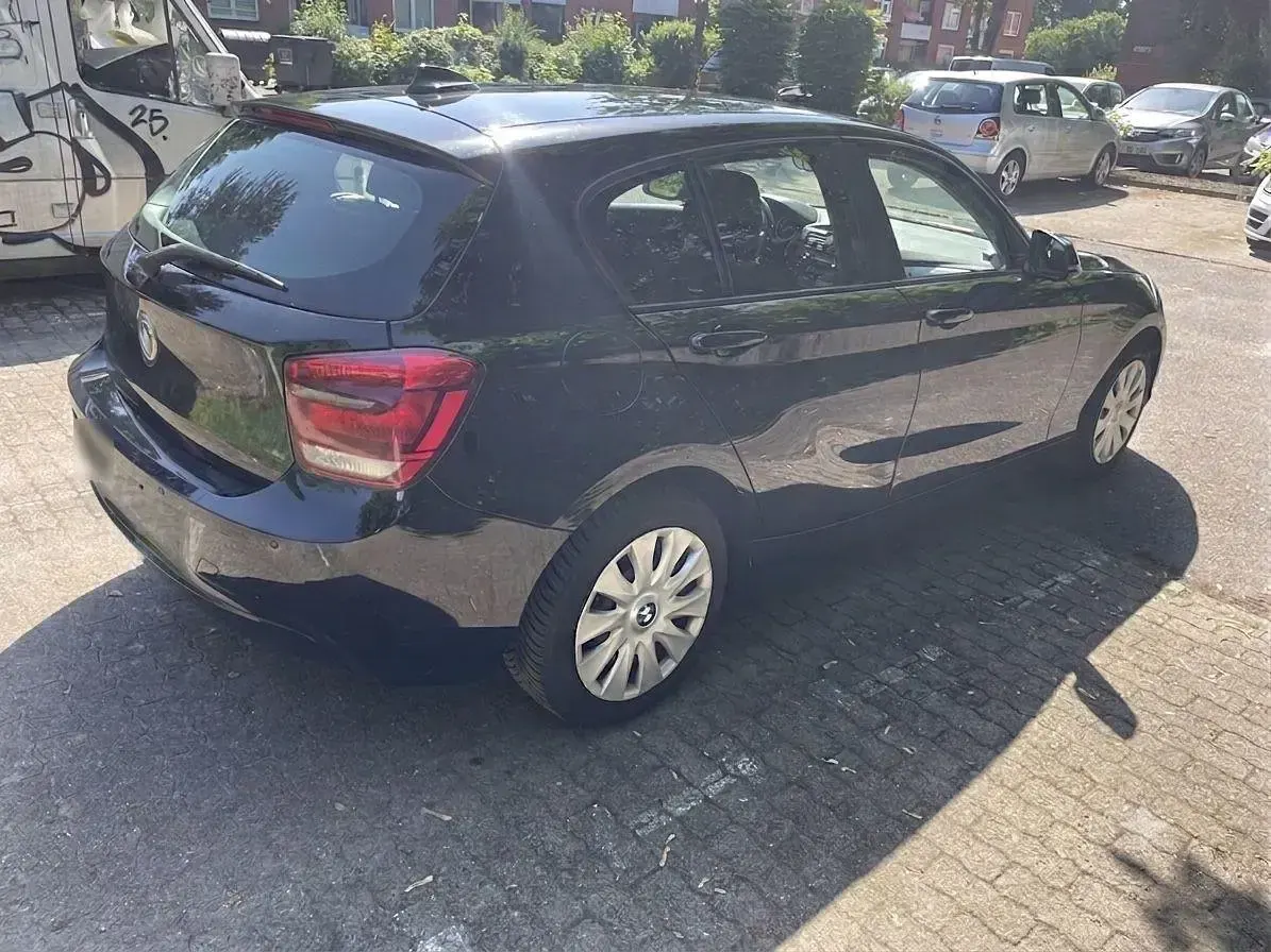 Gebraucht BMW 114 102 PS (75 kW) 2014 Schwarz Kleinwagen