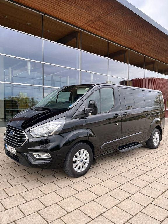 Schwarz Gebraucht 2019 Ford Tourneo Custom Van / Kleinbus | 27.500 € (Etwas zu teuer) - Bild 1/4