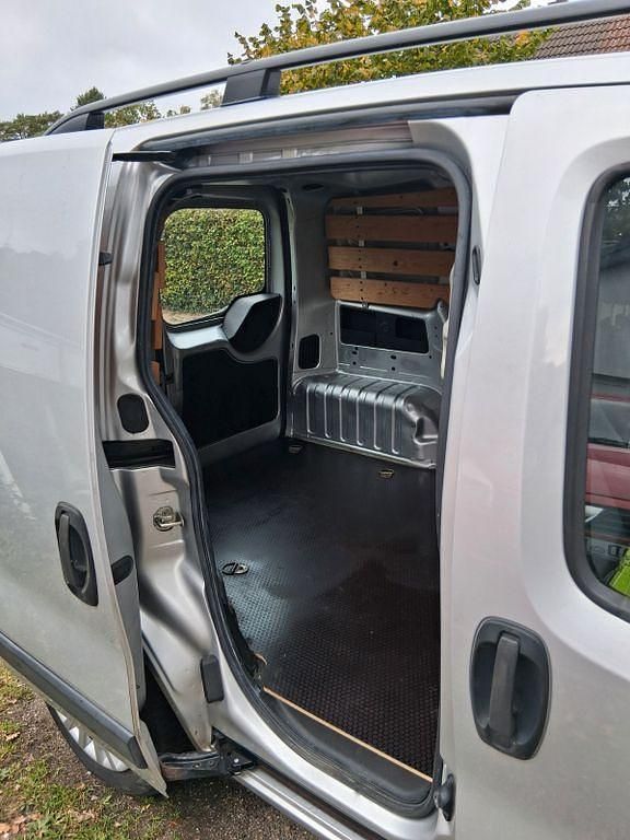 Gebraucht Peugeot Bipper 75 PS (55 kW) 2011 Silber Van / Kleinbus