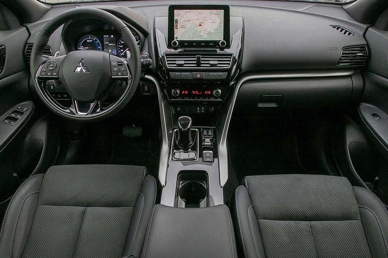 Gebraucht Mitsubishi Eclipse Cross Plus 188 PS (138 kW) 2024 Grau SUV