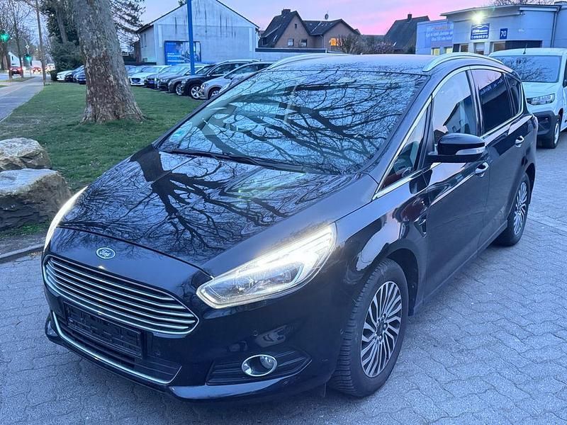 Gebraucht Ford S-MAX Titanium 165 PS (121 kW) 2019 Schwarz Van / Kleinbus