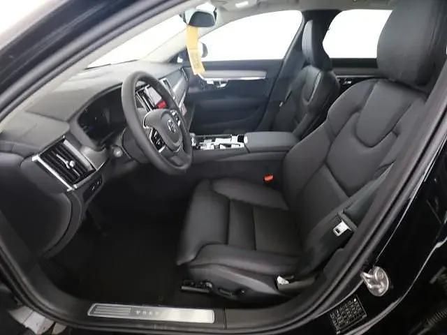 Second-hand Volvo V90 Plus 310 CP (228 kW) 2025 Negru Break
