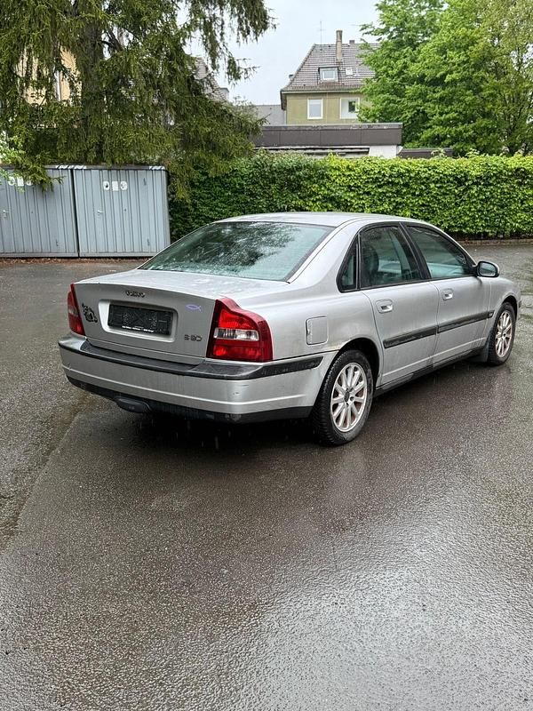 Silber Gebraucht 2002 Volvo S80 Limousine | 1.100 € (Fairer Preis) - Bild 1/4