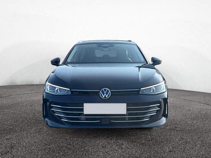 Gebraucht VW Passat Elegance 150 PS (110 kW) 2025 Grenadillschwarz Kombi