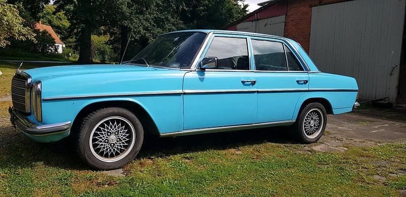 Blau Gebraucht 1976 Mercedes W115 Limousine | 7.000 € - Bild 1/4