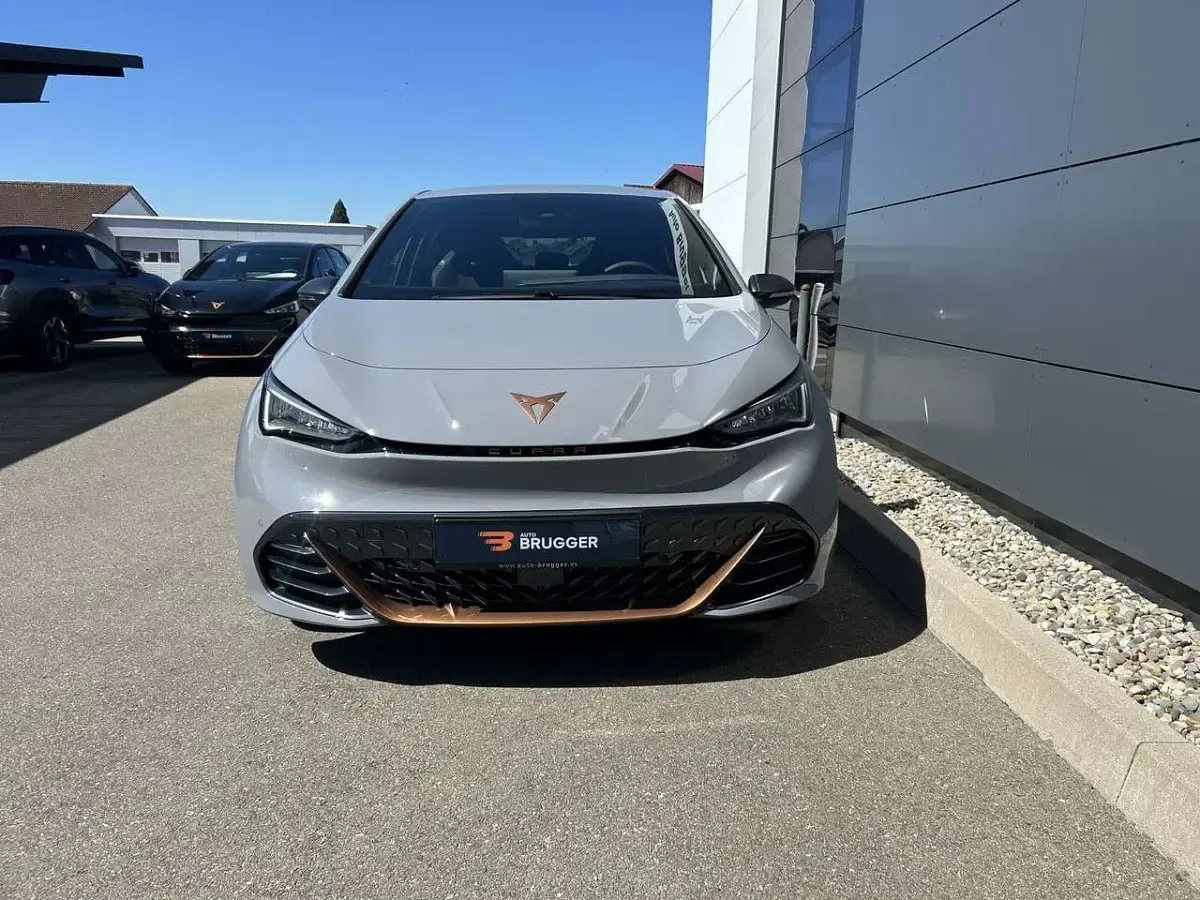 Neu Cupra Born 169 kW (231 PS) 2026 Vapor grey metallic Kleinwagen