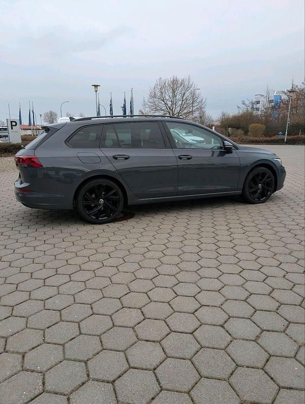 Gebraucht VW Golf VIII 150 PS (110 kW) 2022 Grau Kombi