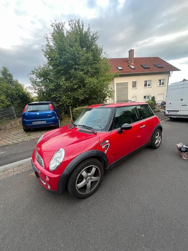 Rot Gebraucht 2005 Mini ONE Kleinwagen | 2.000 € (Guter Preis) - Bild 1/4