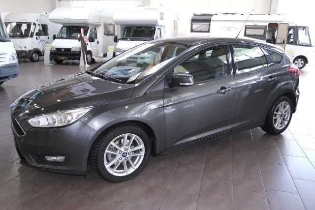 Gebraucht Ford Focus Business Edition 116 PS (85 kW) 2015 Grau metallic Limousine