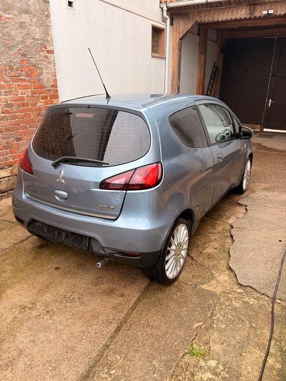 Gebraucht Mitsubishi Colt 95 PS (69 kW) 2009 Blau Kleinwagen