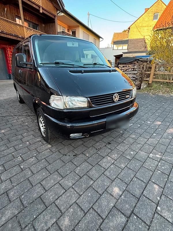 Second-hand VW Caravelle 102 CP (75 kW) 2002 Negru Van