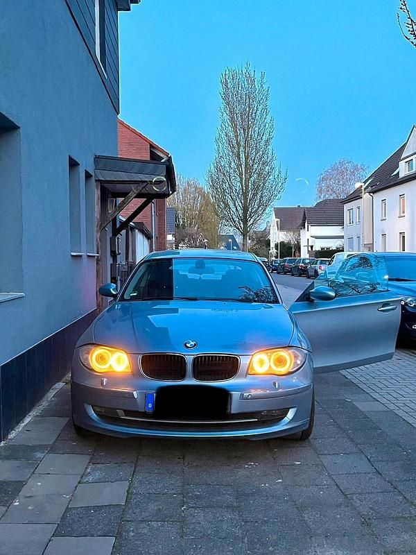 Gebraucht BMW 120 Basis 170 PS (125 kW) 2009 Blau Kleinwagen