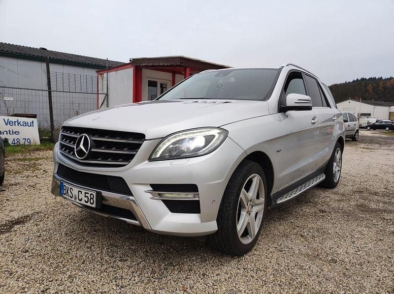 Gebraucht Mercedes ML350 AMG line 258 PS (189 kW) 2012 Silber SUV