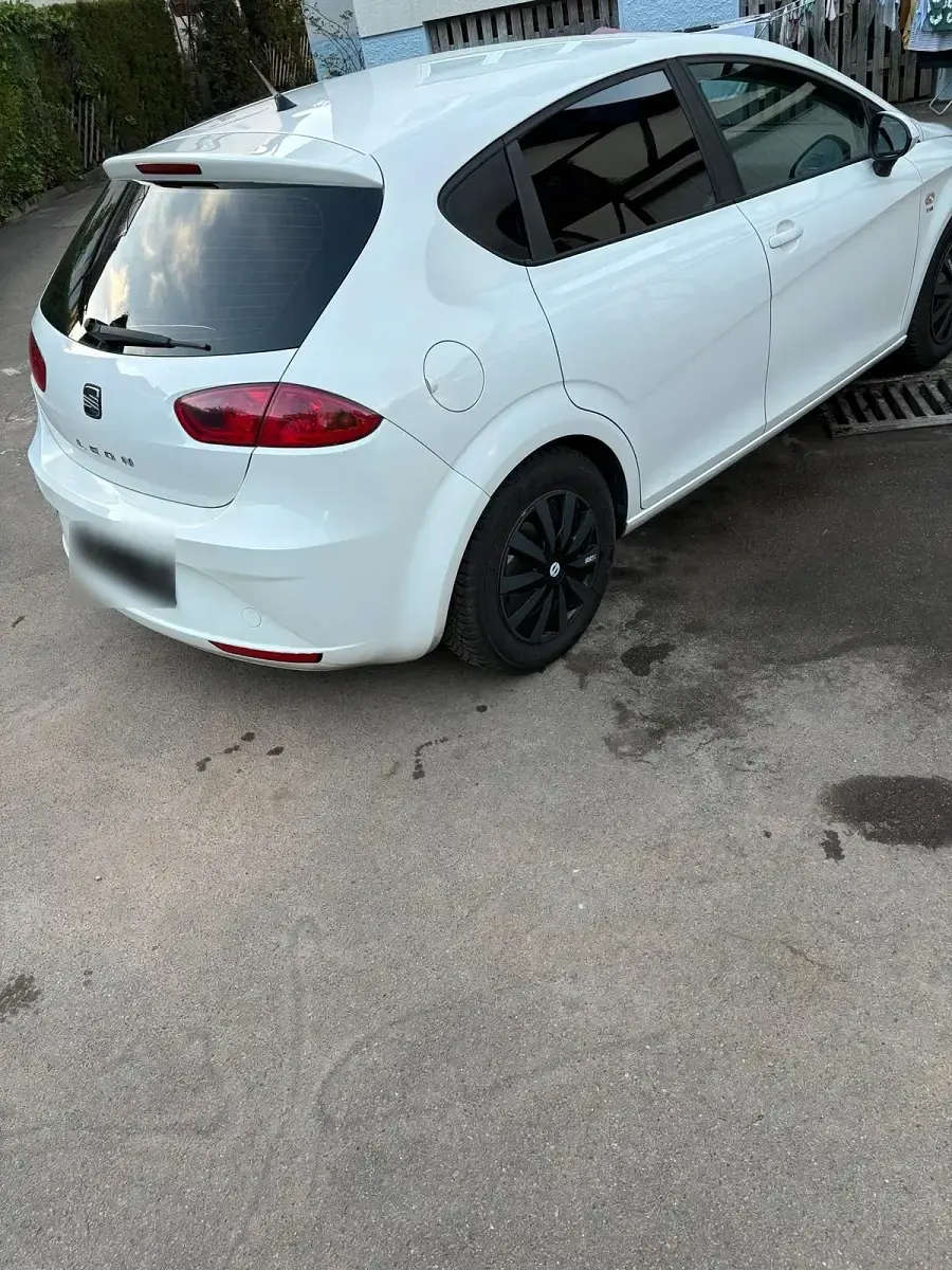 Usata Seat Leon 125 CV (91 kW) 2011 Bianco Utilitaria