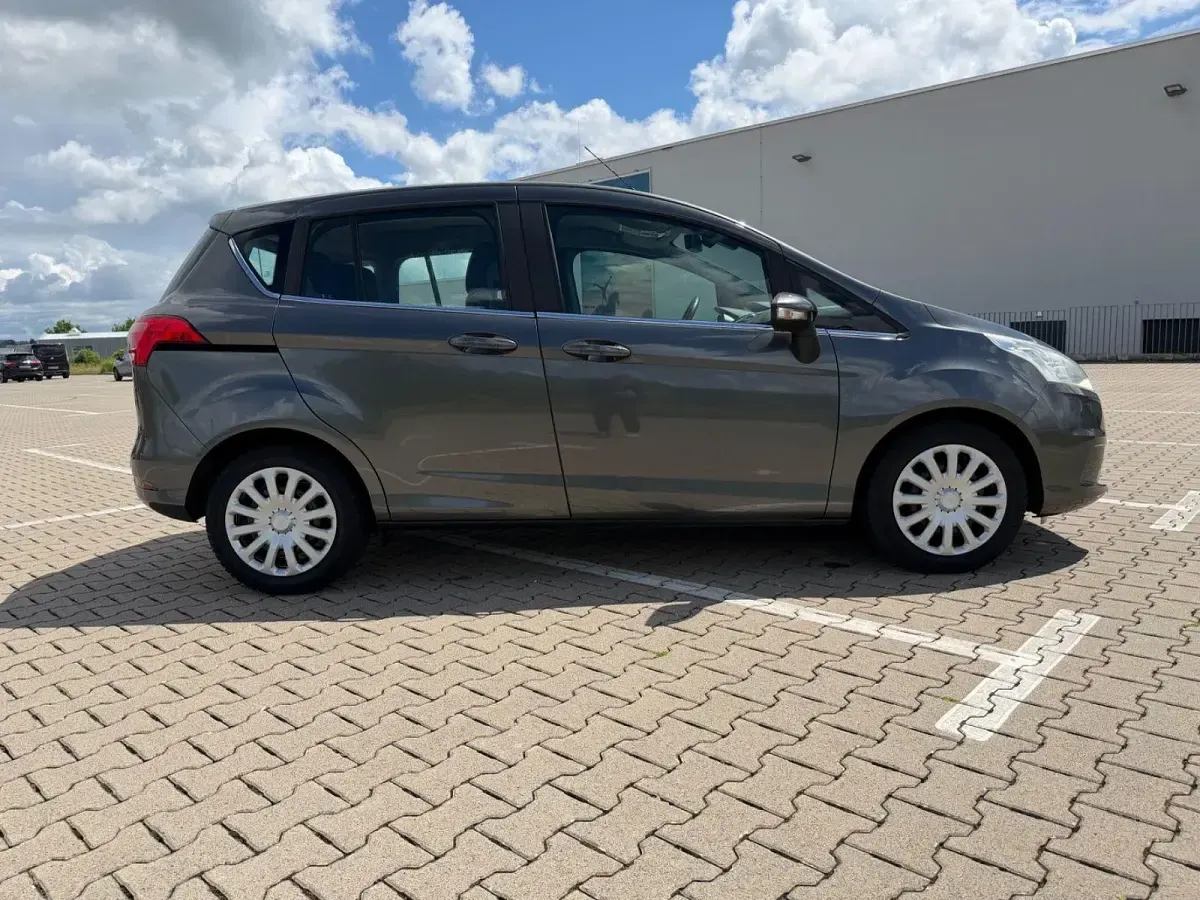 Gebraucht Ford B-MAX Titanium 101 PS (74 kW) 2016 Grau Van / Kleinbus