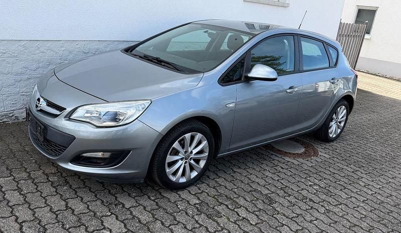 Gebraucht Opel Astra Active 101 PS (74 kW) 2013 Silber Limousine