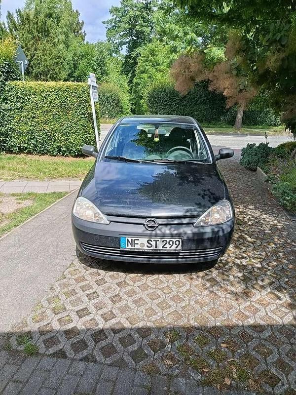 Schwarz Gebraucht 2001 Opel Corsa Limousine | 500 € (Superpreis) - Bild 1/4