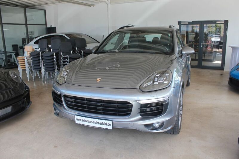 Grau Gebraucht 2016 Porsche Cayenne S SUV | 30.890 € (Fairer Preis) - Bild 1/4