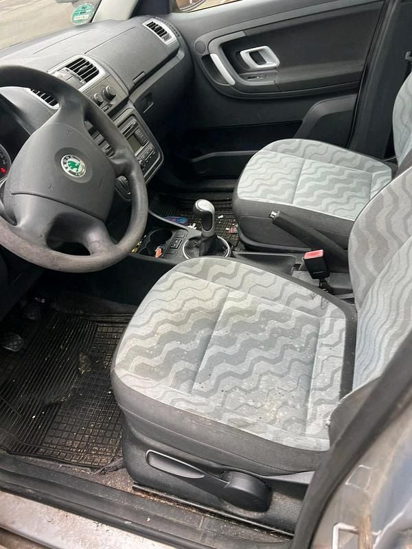 Gebraucht Skoda Roomster 90 PS (66 kW) 2009 Silber Van / Kleinbus