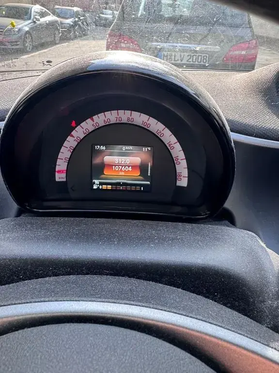 Używany Smart ForFour Prime 90 KM (66 kW) 2017 Niebieski Hatchback
