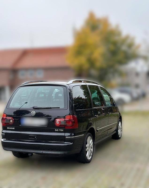 Gebraucht VW Sharan 175 PS (128 kW) 2010 Schwarz Van / Kleinbus