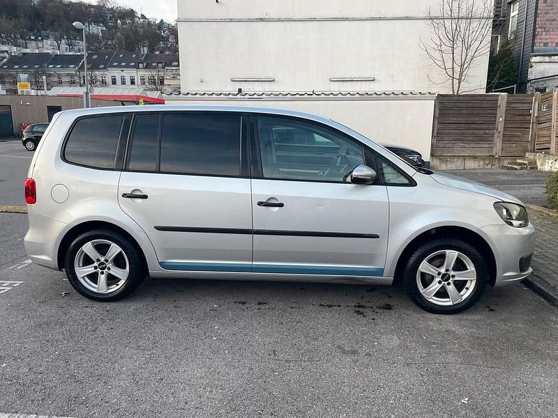 Gebraucht VW Touran 105 PS (77 kW) 2010 Silber Van / Kleinbus