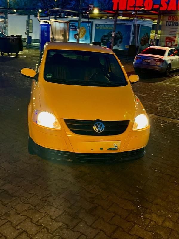 Gelb Gebraucht 2005 VW Fox Kleinwagen | 850 € (Superpreis) - Bild 1/4