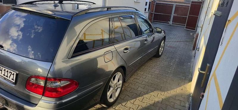 Gebraucht Mercedes E200 Avantgarde 184 PS (135 kW) 2008 Grau Kombi