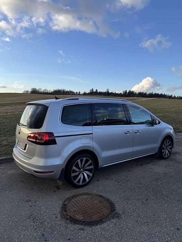 Gebraucht VW Sharan 184 PS (135 kW) 2016 Silber Van / Kleinbus