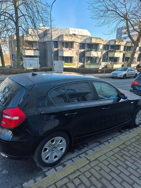 Gebraucht BMW 118 143 PS (105 kW) 2009 Schwarz Kleinwagen