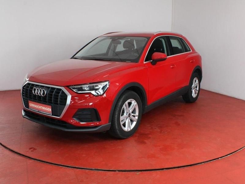 Tangorot metallic (metallic) Gebraucht 2022 Audi Q3 Comfort SUV | 29.939 € (Superpreis) - Bild 1/4