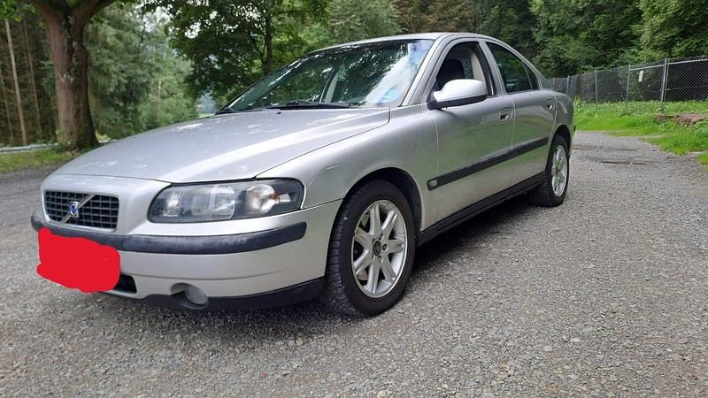 Silber Gebraucht 2002 Volvo S60 Limousine | 750 € (Superpreis) - Bild 1/4