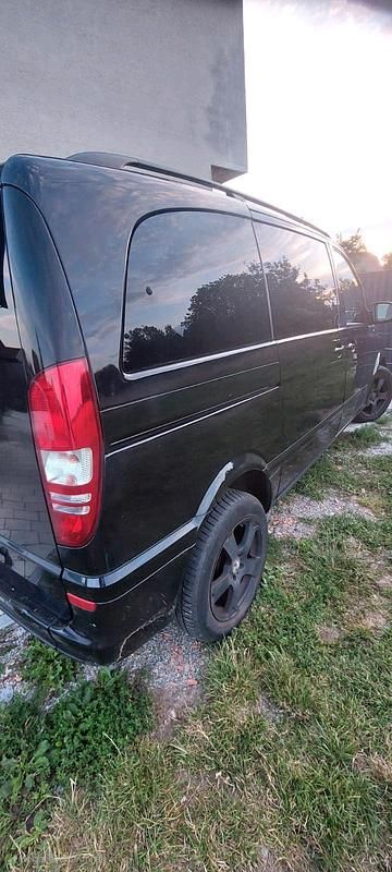 Schwarz Gebraucht 2013 Mercedes Viano Van / Kleinbus | 16.000 € (Guter Preis) - Bild 1/4